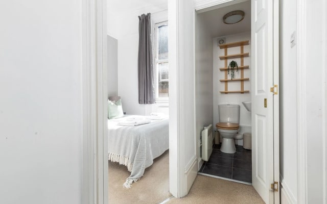 Apartment In Kensington