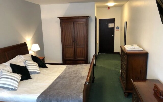 Clee Hotel