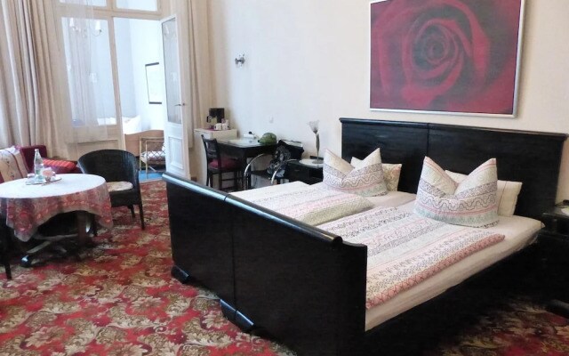 Hotel Pension Columbus am Kurfürstendamm