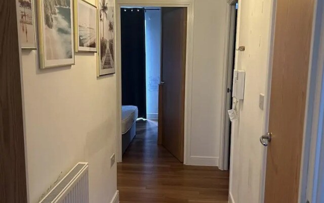 Immaculate 2-bed Apartment in Romford