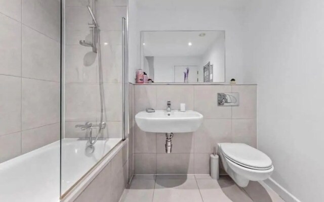 Captivating 1-bed Apartment 15 min to Londonbridge