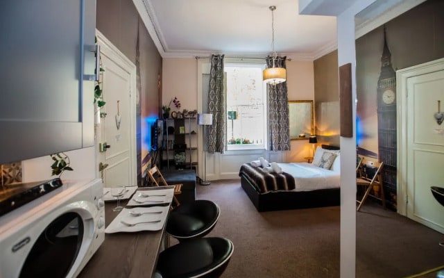 Pimlico Chic Suite