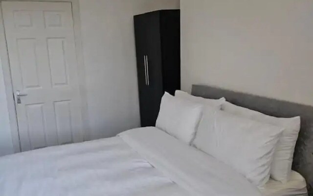 The Richmond Park Apartment