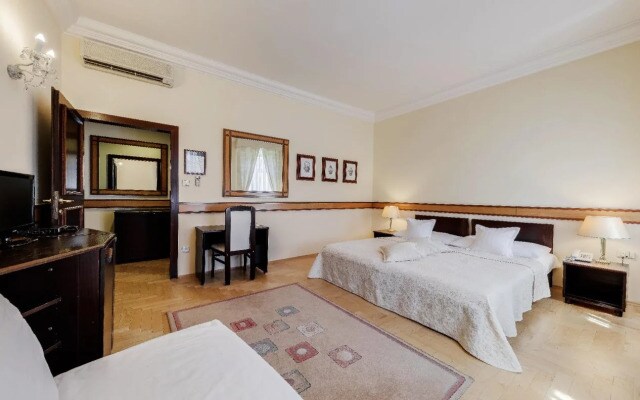Louren hotel