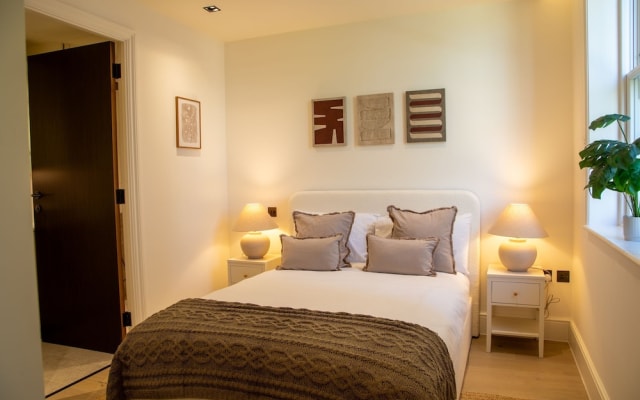 The Pembridge 12