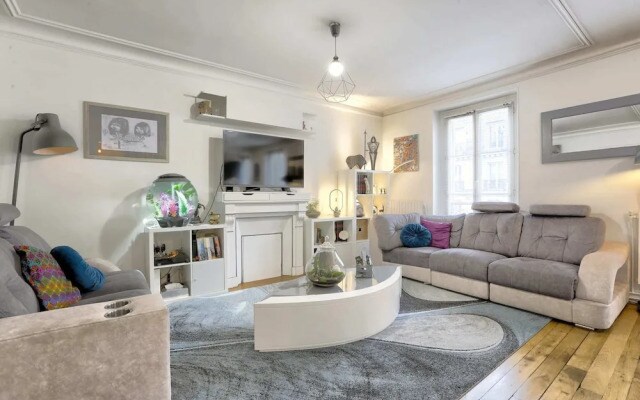 Ideal 3BR Apartment on La Fayette