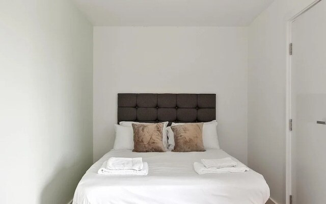 Comfortable Studio in Oldham, Minutes to Royal Oldham Hospital