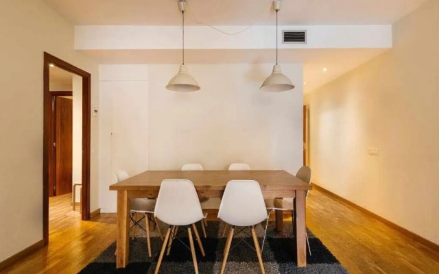 Comfortable 4 rooms 2Bath w balcony