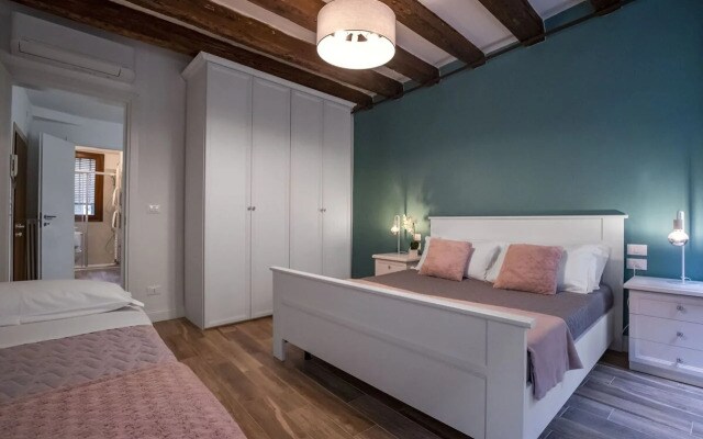 Dorsoduro Suite 1241 by Wonderful Italy