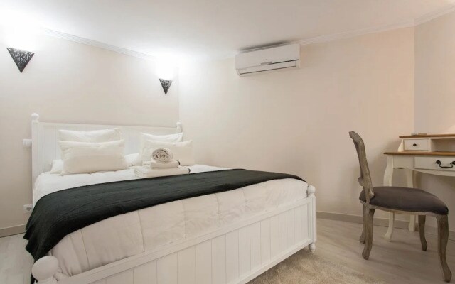 Plaza Mayor Flats