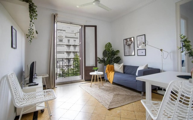 31PAR217 - Mediterranean style apartment