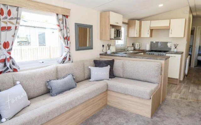 3 Bed New Lodge, Sleeps 4, Pets Welcome