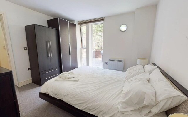 Comfy One Bedroom Apartment in Heart of Waterloo