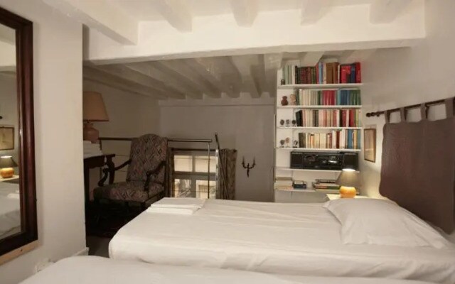 Lovely Marais Studio (75)