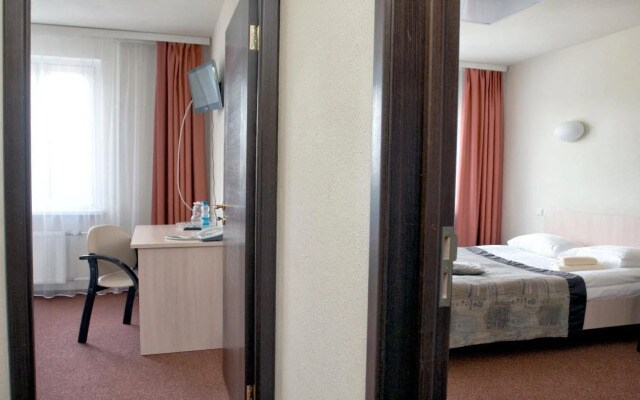 Halt Time Hotel