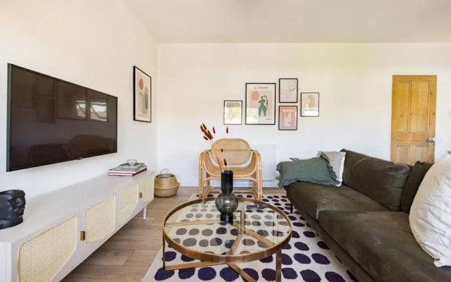 The Finchley Bolthole - Delightful 2bdr Flat