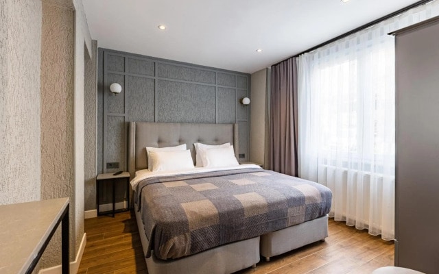 Seraglio Hotel & Suites