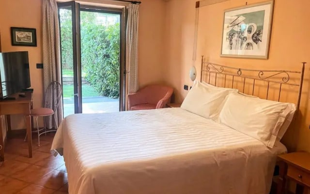 Apartment in Roma by Marco Simone Golf