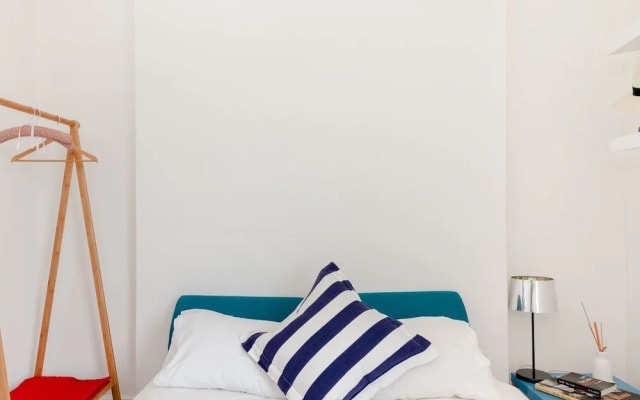 Arty Islington Home