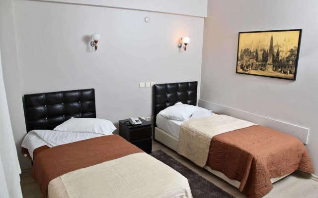 Tanin Hotel