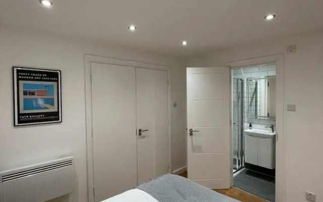 Stunning 3BD Maisonette W/balcony - Old Street!