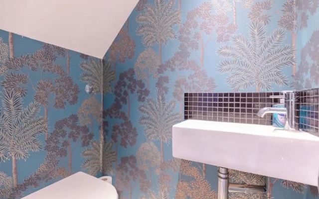 Beautifully Designed 2BD House - by Queen's Park!