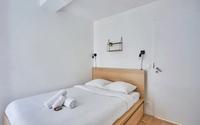 Modern Apartment Boulogne Facing "les Passages"
