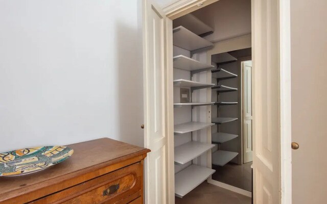 Esquilno Garden Apartment
