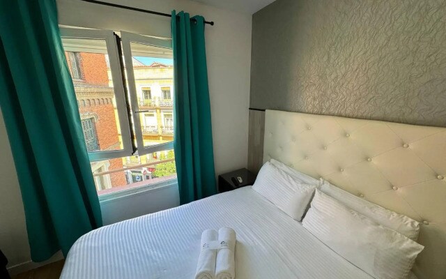 Apartamentos Day Madrid BALLESTA Centro Gran Via Sol Malasaña