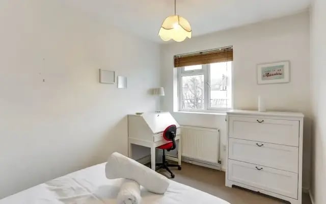 West London 3 bed Home Next to the River!