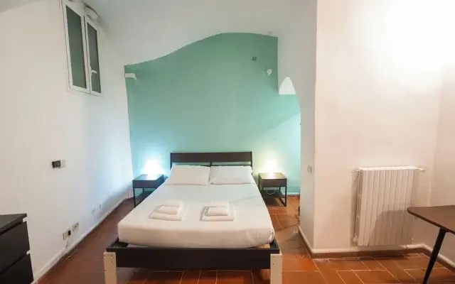 Campo De Fiori Grotto Apartment