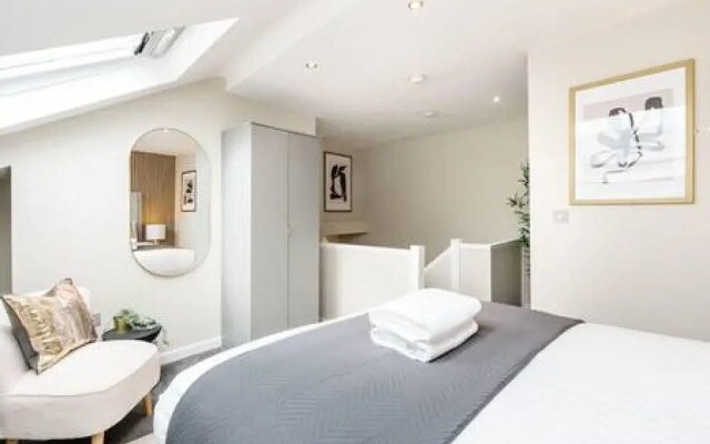 Host Stay Halifax House Living