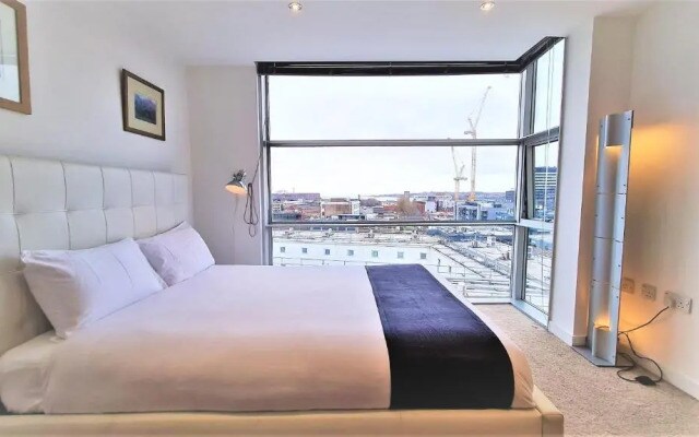 SidemerseyLivingscouk 2BR 2BA Luxury APT in L2 w Parking