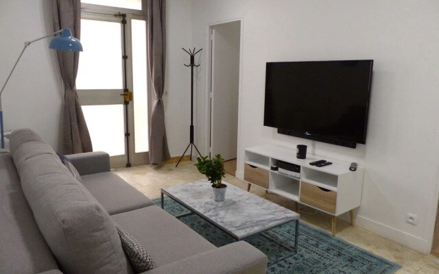 Rue Turgot Apartment