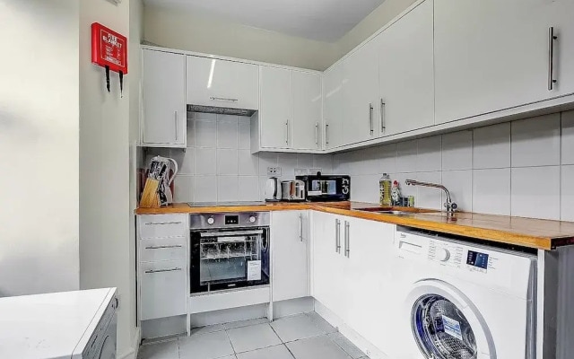 Luxury Ensuite Double Room Close to Central London