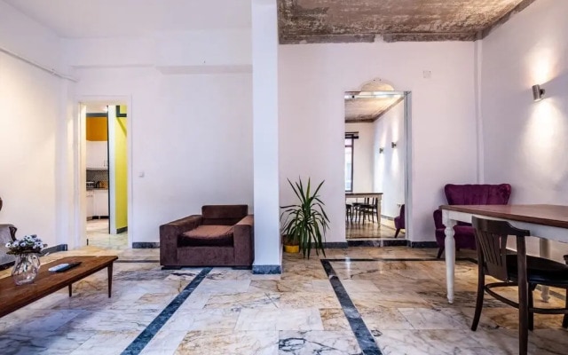 Stylish Flat With Excellent Location in Beyoglu