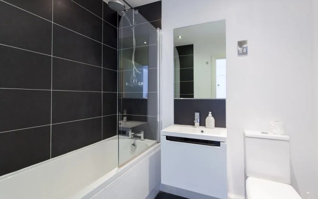 London Bridge Apartment
