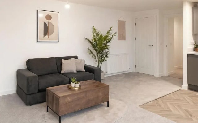 Near Stadium - Free Parking - Sleeps 4