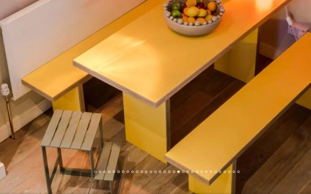 Neon Melody - Playful 2 bedroom by London Bridge