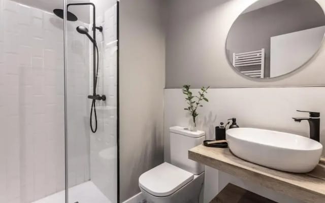 Ainsa - 4 Bedrooms in Malasa a