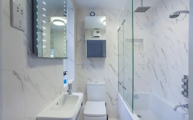 Quality Apartment Shaftersbury Avenue