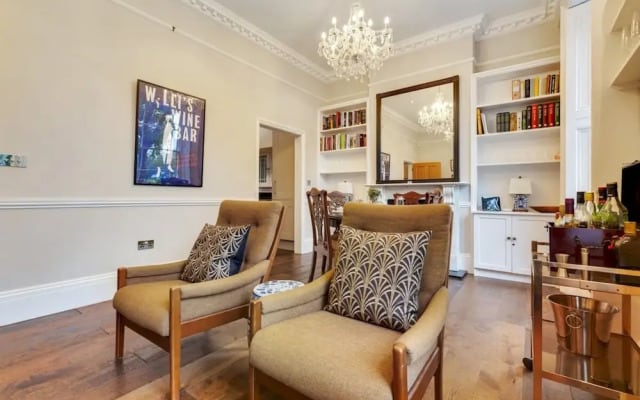 Bright Camberwell Georgian Apartment