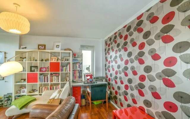 1 BR Limehouse Flat With Stunning Views of London!