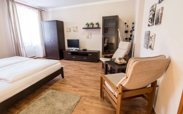 Tylova Apartments