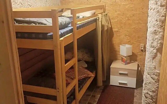 Hostel P33