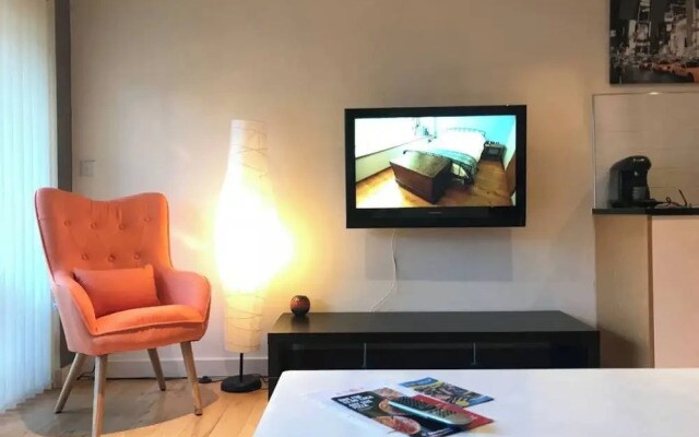 Apartment-sleeps4-balcony-parking-petsok