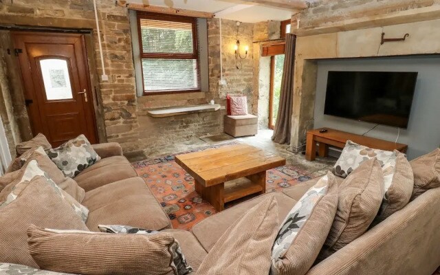 The Old Post Office - Pet Friendly Group Stays in Holmfirth
