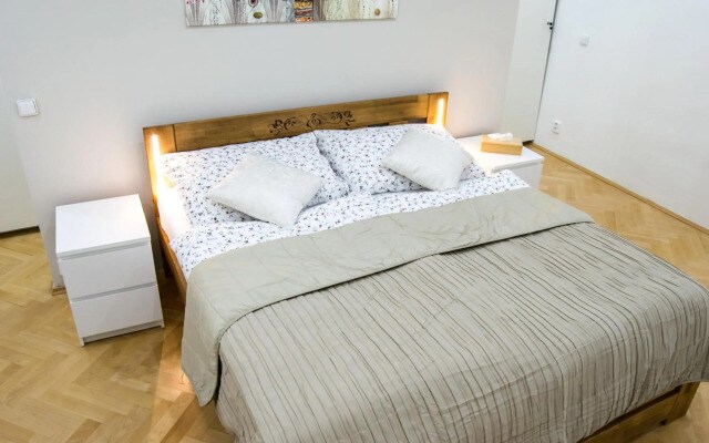Apartment in downtown