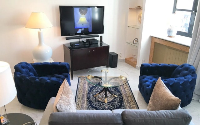 MONDRIAN Luxury Suites & Apartments Old Town Market Square