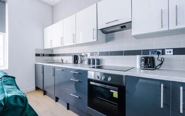 Stylish 2-Bed Apartment - City Centre